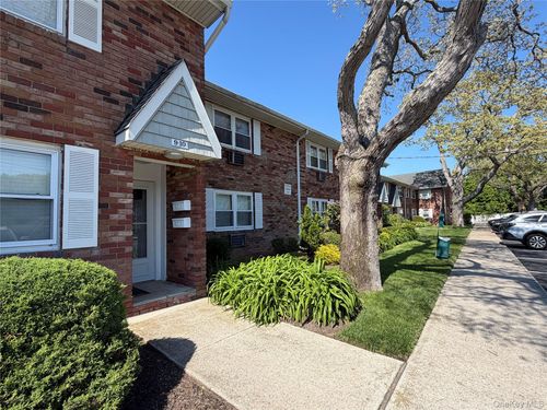 10-100 Connetquot Ave, East Islip, NY, 11730-1452 | Card Image
