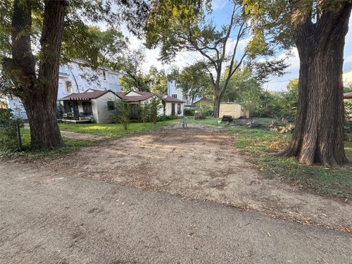 917 Walkway St, Dallas, TX, 75212-5336 | Card Image