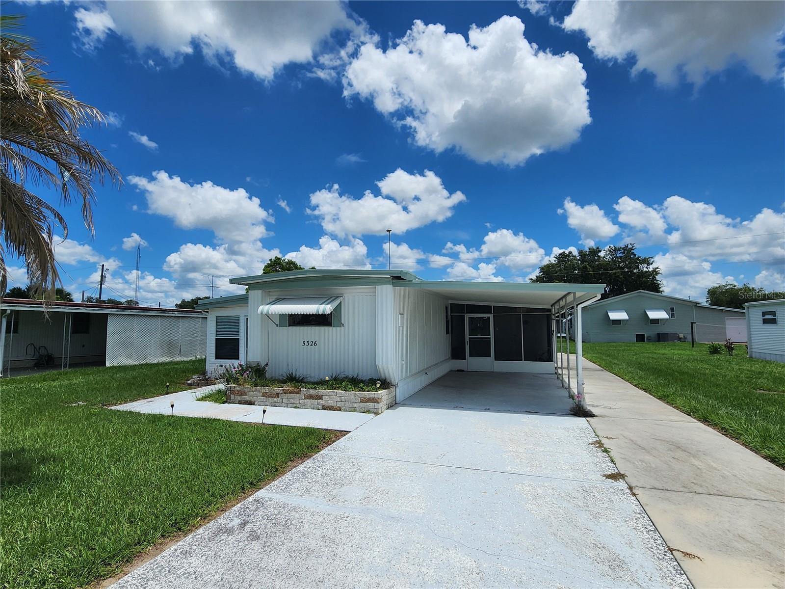 Amanda St, Zephyrhills, FL 33542