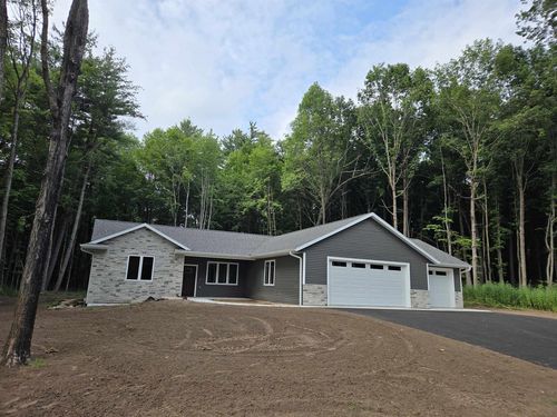 133 Thomas Avenue, SHAWANO, WI, 54166 | Card Image