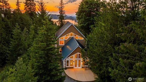 24015 Foxglove Ln, Mount Vernon, WA, 98274-7075 | Card Image