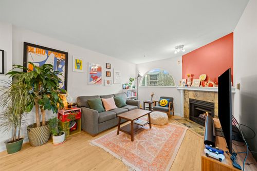1868 W 8th Ave, Vancouver, BC, V6J5G3 | Card Image