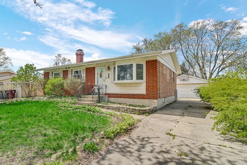 824 Highland Ave, Thornton, IL, 60476-1032 | Card Image