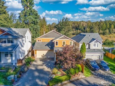 17642 128th Avenue Se, House other with 4 bedrooms, 2 bathrooms and 2 parking in Renton WA | Image 3