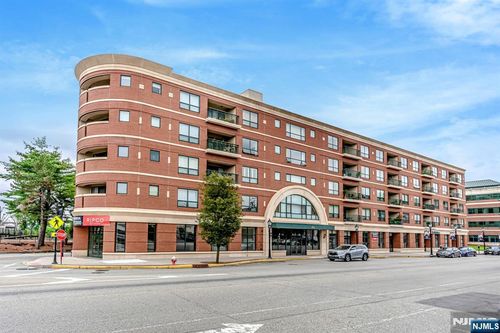 1 Orient Way, Rutherford, NJ, 07070-2524 | Card Image