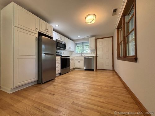 1b-21 Hollow Tree Rd, Norwalk, CT, 06854-2815 | Card Image
