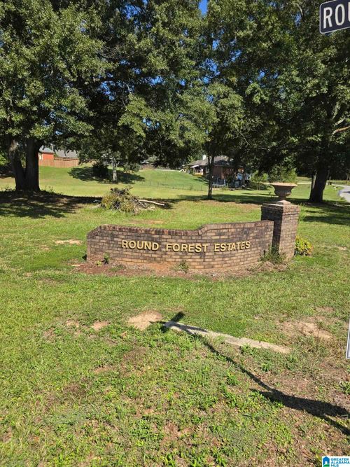 4-110 Round Forest Dr, CLANTON, AL, 35045-2354 | Card Image
