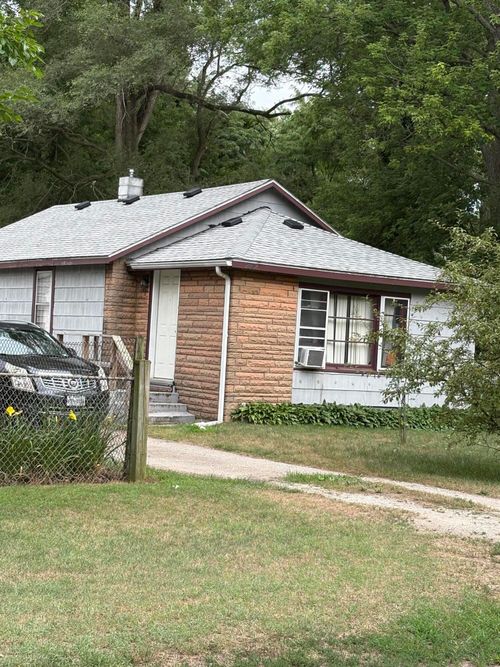 2062 Hatch Ave, Benton Harbor, MI, 49022-7822 | Card Image