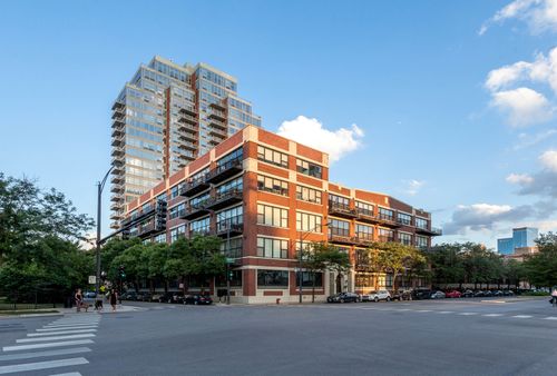 402-1601 S Indiana Ave, Chicago, IL, 60616-1378 | Card Image