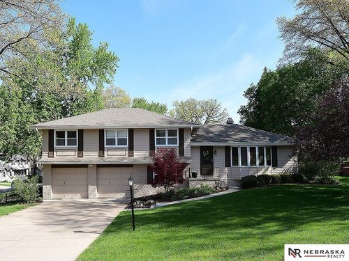 9342 Krug Ave, Omaha, NE, 68124-2852 | Card Image