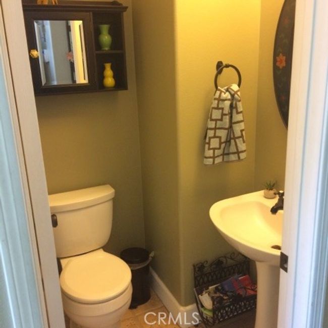 Downstairs Bathroom | Image 13