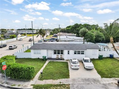 3700 Nw 194th St, House other with 5 bedrooms, 2 bathrooms and null parking in Miami Gardens FL | Image 3