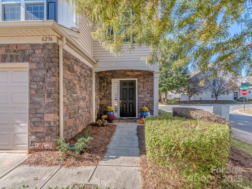 6236 Rockefeller Ln, Charlotte, NC, 28210-4672 | Card Image