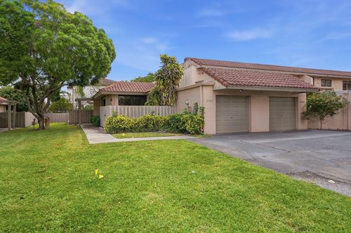 20615 Ne 7th Ct, Miami, FL, 33179-2418 | Card Image