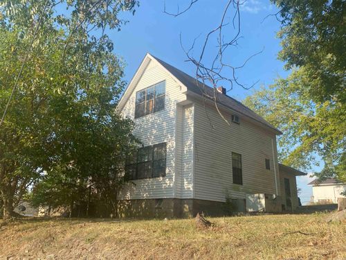 111 N 3rd St, Black Rock, AR, 72415-9072 | Card Image