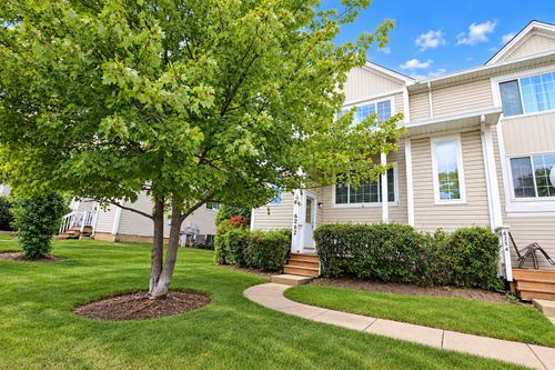6262 Nugget Cir, Hanover Park, IL, 60133-4951 | Card Image