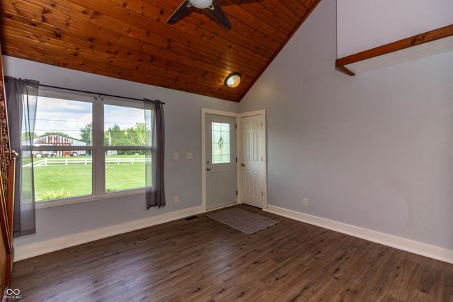 14 x 12 Living Room with vaulted ceilings. | Image 4