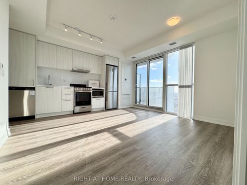 3311-195 Commerce St, Concord, ON, L4K5C3 | Card Image