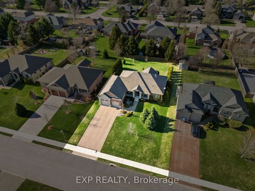 9 Towerline Street, Middlesex Centre, ON, N0L1E0 | Card Image