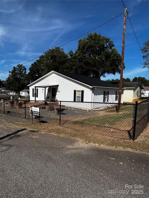 30 W Anson St, Peachland, NC, 28133-8272 | Card Image