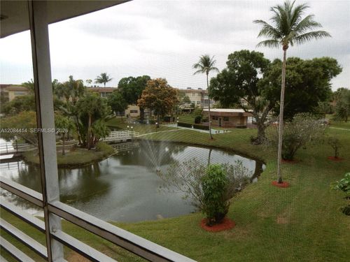 302-5051 W Oakland Park Blvd, Lauderdale Lakes, FL, 33313-1505 | Card Image