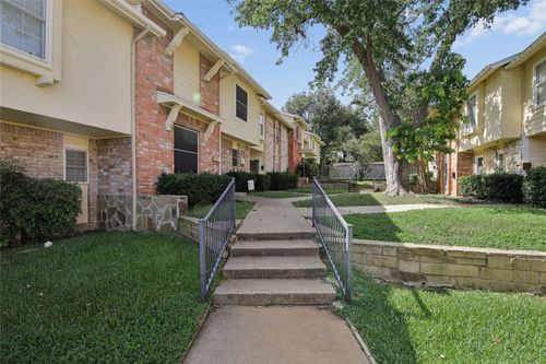 1971 Shorewood Dr, Grapevine, TX, 76051-2772 | Card Image