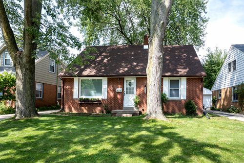 541 N 104th St, Wauwatosa, WI, 53226-4345 | Card Image