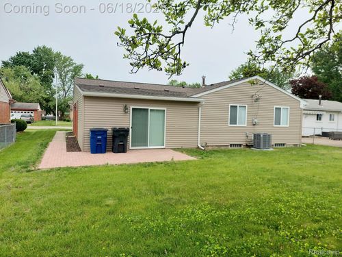 679 Judith St, Westland, MI, 48186-4020 | Card Image