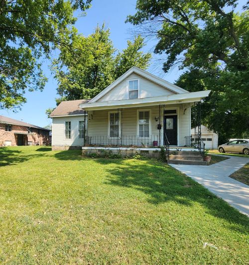 311 E Franklin St, Clinton, MO, 64735-2235 | Card Image