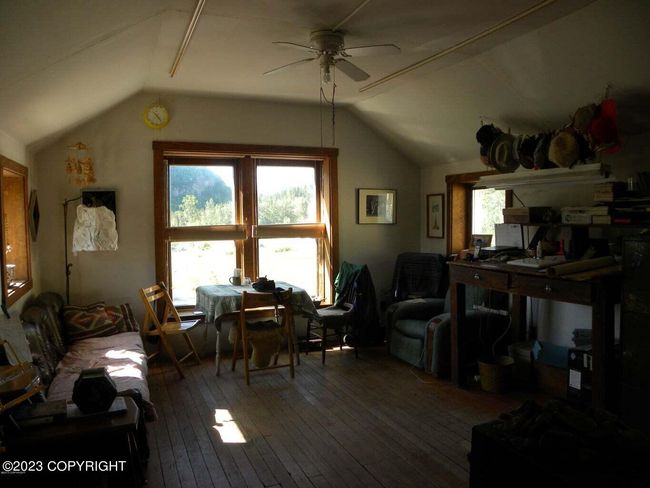 upstairs apartment | Image 7