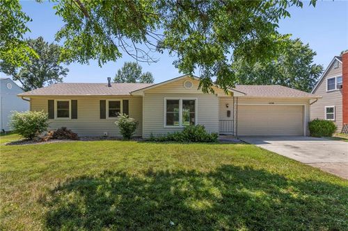 1138 S Willow St, Ottawa, KS, 66067-3445 | Card Image