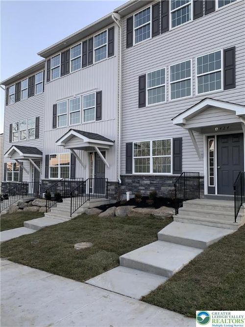 a-424 Union St, Nazareth, PA, 18064-2934 | Card Image