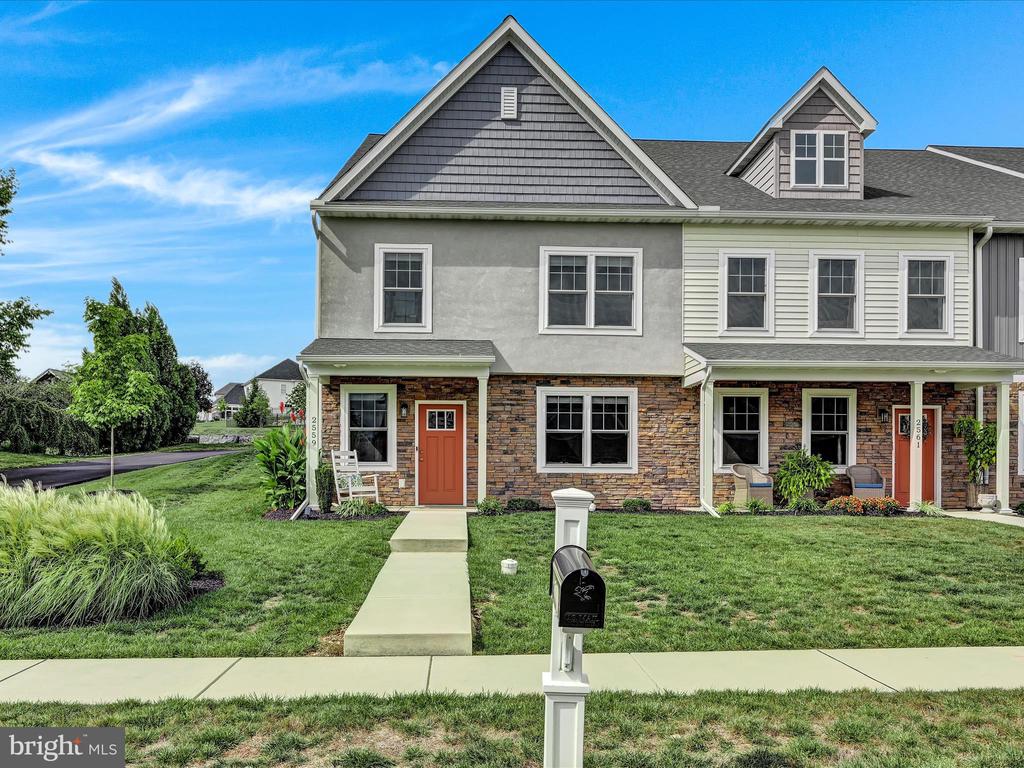 Camas Ln, East Petersburg, PA 17520