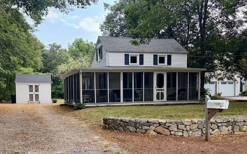 428 Main St, Cotuit, MA, 02635-3121 | Card Image