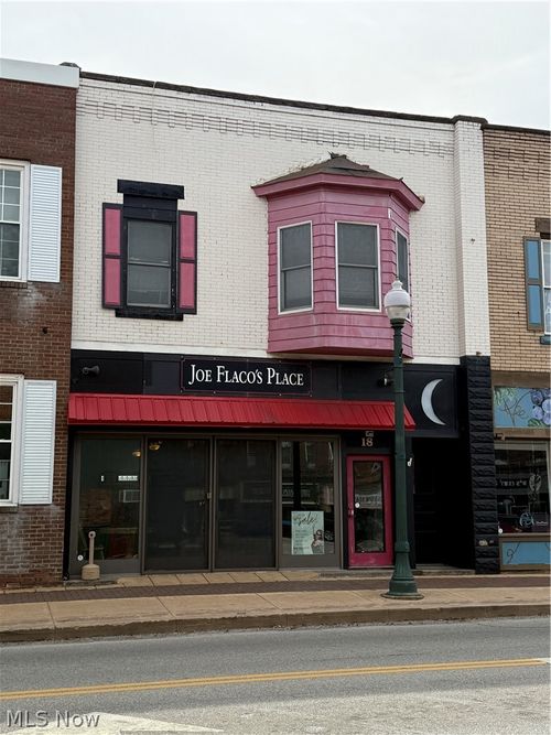 18 E Main St, Geneva, OH, 44041-1347 | Card Image