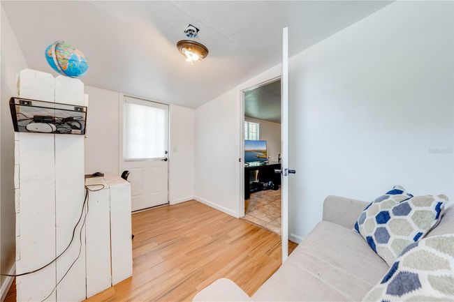Den | Image 31