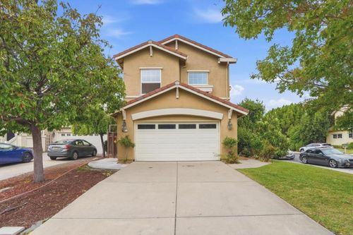 3 Shorebreeze Ct, East Palo Alto, CA, 94303-2053 | Card Image