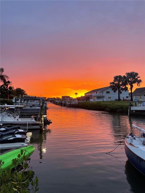 9342 Tradewinds Ave, SEMINOLE, FL, 33776-1124 | Card Image