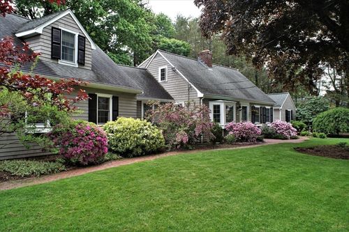 2270 Massachusetts Ave, Lexington, MA, 02421-6714 | Card Image