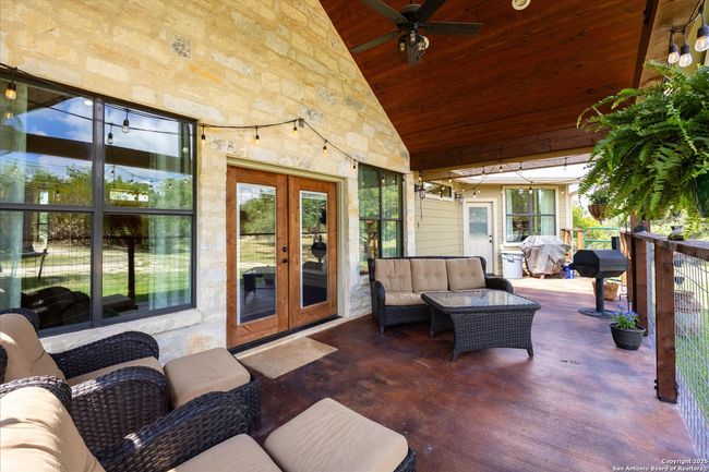122 Twisting Oak Ct, House other with 4 bedrooms, 3 bathrooms and null parking in Pipe Creek TX | Image 33