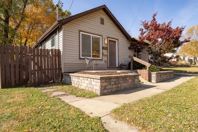 1520 N Linden Street, House other with 3 bedrooms, 1 bathrooms and 2 parking in Bloomington IL | Image 2