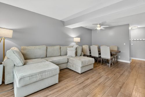 1391 Sherwood Ct, Gurnee, IL, 60031-6308 | Card Image