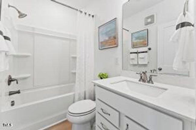 2nd Bathroom | Image 20