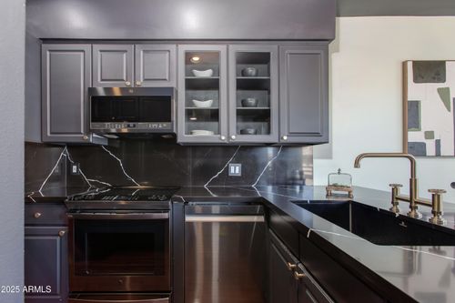 217-4343 N 21st St, Phoenix, AZ, 85016-0503 | Card Image