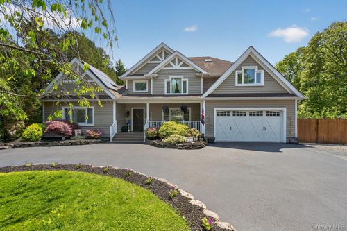 322 Rose Ln, Smithtown, NY, 11787-4419 | Card Image