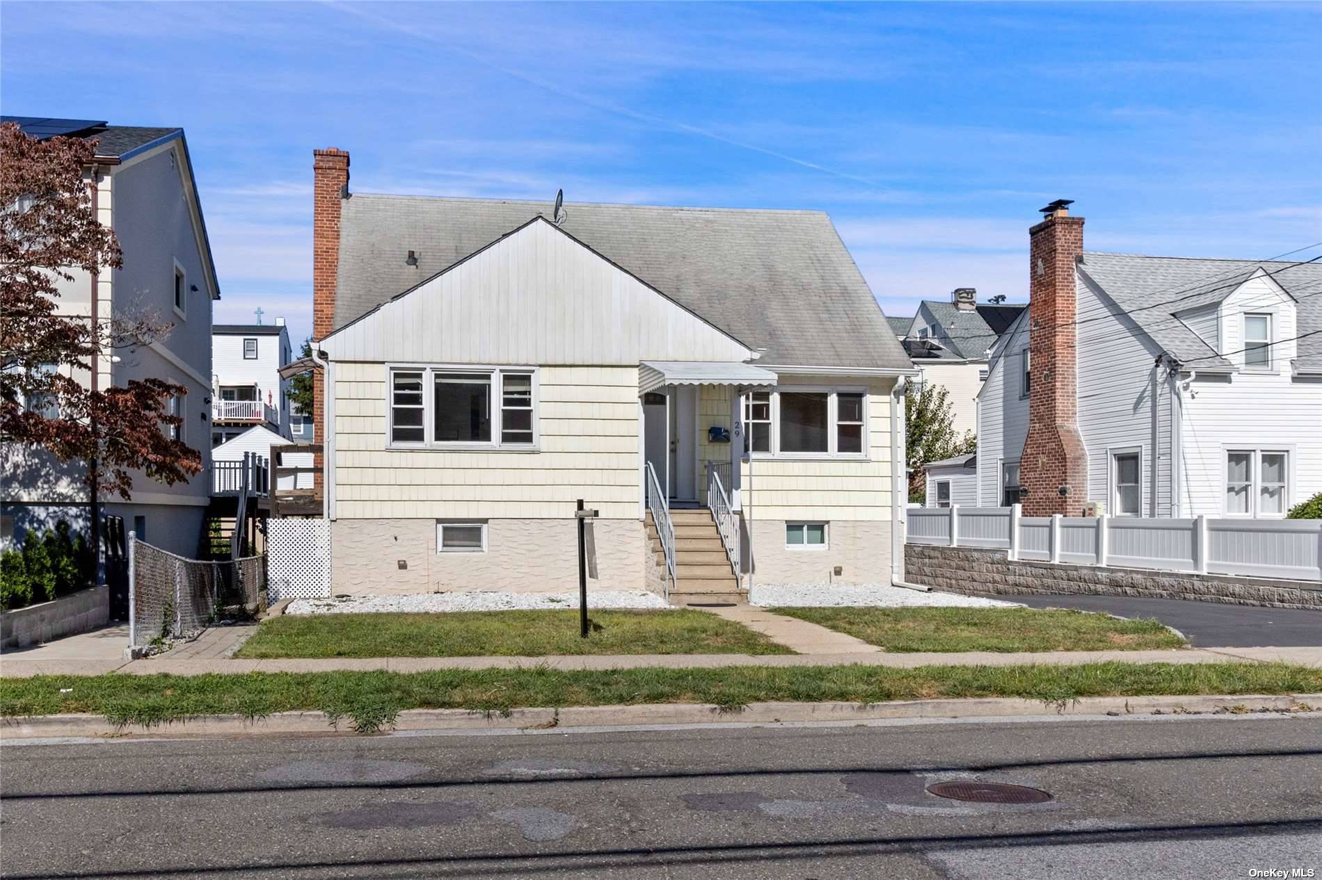 Fourth Ave, Pelham, NY 10803