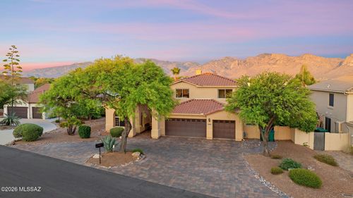 11556 N Via De La Verbenita, Oro Valley, AZ, 85737-7268 | Card Image