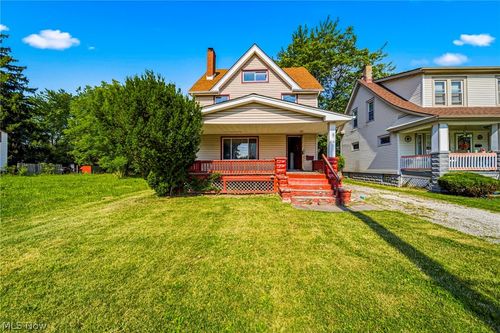 4246 E 128th St, Cleveland, OH, 44105-6356 | Card Image