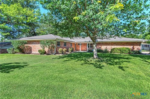 1810 N Beal Street, Belton, TX, 76513 | Card Image