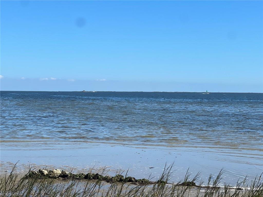 Land in Yorktown 2